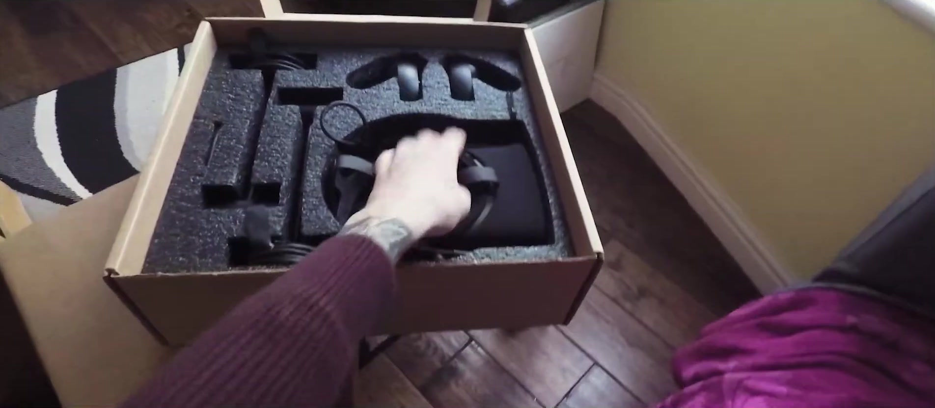 Oculus Start Unboxing — wide view 4
